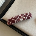 Detalle de la textura de tela tweed roja y blanca en un pasador de pelo largo vintage - Cuadrado / Pinza de Pelo Cuadrada de Rayas Rojas