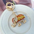 Goldener Elefant Schlüsselanhänger mit Strass und bunten Emaille-Mustern für Taschen - Einzelverpackung / Gelb