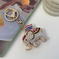 Gouden Thaise olifant sleutelhanger met kleurrijke strassteentjes en Thailand vlag detail - Wit