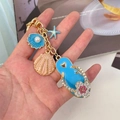 Blauer Flip-Flop Schlüsselanhänger mit Strass und goldenen Muschel-Anhängern - Blau