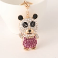 Portachiavi a forma di panda con strass rosa e finitura metallica in oro lucido - Rosa Rossa