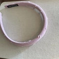 Cerchietto fatto a mano in tessuto rosa chiaro con pompon per un look elegante minimalista - Rosa