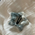 Fermaglio a stella di peluche arcobaleno con trama in lana intrecciata grigio e bianco - Stella Verde & Bianco
