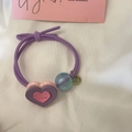 Elastico per capelli viola con ciondolo a cuore e perla blu per acconciature alla moda - Elastico Viola Cuore Viola