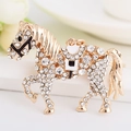 Pendentif cheval doré avec strass en cristal étincelants et détails en émail - Poney (4616)