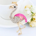 Porte-clés flamant rose étincelant avec cristaux et émail sur le bord d'une tasse - Rose