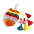 Portachiavi boho con nappe multistrato con perline di legno colorate e frange di cotone - Multicolore
