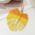Portachiavi boho a foglia sfumata arancione e gialla con nappe in cotone intrecciato - Stile Foglia di Acero Giallo