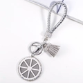 Llavero plateado con colgante de limón de diamantes y borla gris para bolso - 5391 Rodajas De Limón - Gris