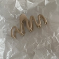 Minimalist matte milk tea wave hair claw clip on aesthetic white crinkled background - 5# Milk Tea