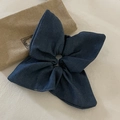 Dunkelblauer Denim-Haargummi mit 3D-Schleife auf einem minimalistischen Hintergrund - Dunkelblau (2# Dunkelblau Denim Kite Scrunchie)