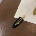 Barrette à cheveux sans trace couleur café au lait avec clip doré et accent noir chic - Noir
