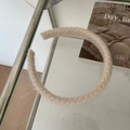 Minimalist beige knitted headband for women with cozy thick yarn texture and padded top design - Off-white (4#Cream White Yarn)