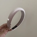 Cerchietto in velluto rosa con perla, fatto a mano con fodera interna antiscivolo - Viola Chiaro