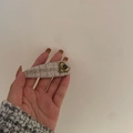 Pinza para el pelo de tweed dorado vintage con perlas y detalle de corazón - Blanco Roto Gota de Agua Corazón Dorado