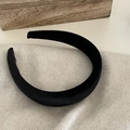 Elegant velvet padded headband for hair volume in classic black minimalist style - Black (3cm)
