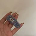 Gestrickte lila bunte Haarspange für Damen mit flauschiger Vintage-Textur - Gestrickter BB Clip / Blaues Dreieck Bunte Punkte