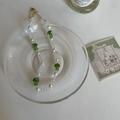 Collier artisanal en perles vert menthe avec champignons en verre sur un plat - Style Perle Blanche Champignon Vert
