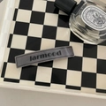 Fermaglio vintage in acetato marmorizzato con logo larmood su vassoio a scacchi - Grigio con lettere nere