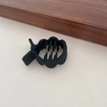 Minimalist black matte acrylic curved hair clip with scalloped edges for women hair styling - Three Round Curved Style / Black