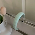 Padded mint green waffle-knit headband with a wide sponge structure in a modern design - Grass Green