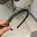 Sparkling rhinestone headband with non-slip teeth for women in black fashion finish - Gray