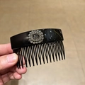 Elegant black resin hair comb featuring a sparkling rhinestone flower and central crystal - Black Square Rhinestone