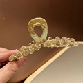 Détails des perles de cristal champagne sur une grande pince à cheveux en métal doré - Champagne