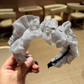 Diadema de organza plisada gris plata con cristales y elegantes volantes de malla - Gris