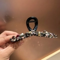 Detalle de la pinza para el cabello hecha a mano con piedras de cristal de colores - Grande / Negro