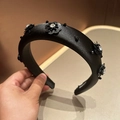 Handgefertigter schwarzer Pailletten-Blumen-Haarreif mit Strasssteinen für elegantes Styling - Schwarz