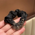 Elegante elastico scrunchie in seta nera con perline di cristallo per coda di cavallo - Nero Perle Ovali