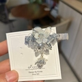 Elegante fermaglio per capelli a fiore di cristallo azzurro con ciondolo a mughetto - Azzurro