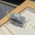 Elegante pinza per capelli grande a fiori blu con perline di cristallo e seta morbida - Azzurro