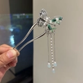 Fermaglio per capelli a farfalla argento con ali in smalto verde e nappe di perle - Bastoncino per capelli con nappina