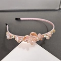 Serre-tête élégant en cristal rose avec strass facettés et base fine recouverte de satin - Petit Yuanbao Rose