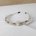 Serre-tête élégant en cristal blanc avec base en métal doré et pierres claires - 4 Cristaux Blanc