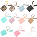 Porte-clés bracelet en perles de silicone avec porte-carte léopard et pompon en cuir - Styles Mixtes (Personnalisé)