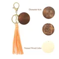 Porte-clés vintage avec pompon orange et pendentif en bois personnalisable - Style Personnalisé
