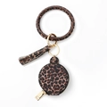 Schlüsselanhänger Armreif aus PU-Leder mit Leopardenmuster und runder Minitasche - Brauner Leopard