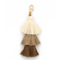 Portachiavi boho fatto a mano con nappe in cotone a tre livelli sfumati marroni - Cachi