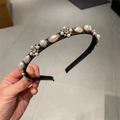Elegante cerchietto nero vintage con perle finte e piccoli fiori di cristallo lucenti - Stile Perla e Strass (Stile Immagine Principale)