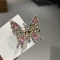 Detalle de pinza para el pelo de mariposa dorada con cristales rosas y diamantes de imitación - Estilo Metal 3D (Rosa) / Rosa
