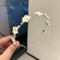 Elegante diadema con flores de frangipani blancas y pequeños diamantes de imitación - Frangipani / Flor Beige