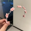 Diadema minimalista plateada con flores rosas y cristales brillantes - Flor de cerezo / Flor Rosa