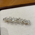 Dettaglio del fermaglio per capelli in cristallo fatto a mano con pietre scintillanti - Cristallo Trasparente