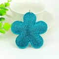 Blauer Strass-Pflaumenblüten-Schlüsselanhänger mit koreanischen Samtfransen und Legierung - See Blau