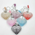 Porte-clés cœur scintillants avec glands en soie en ensemble de six couleurs vives - Couleur personnalisable