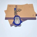 Blauer Pinguin-Schlüsselanhänger mit Strasssteinen und Quaste für Handtaschen - Saphirblau
