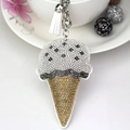 Porte-clés crème glacée créatif avec strass blancs et dorés et élégant détail de pompon blanc - Blanc